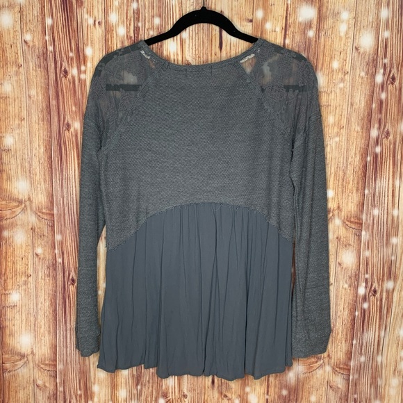 Altar’d state Lace Shoulders Size Medium Charcoal Gray Babydoll Top - Picture 6 of 7